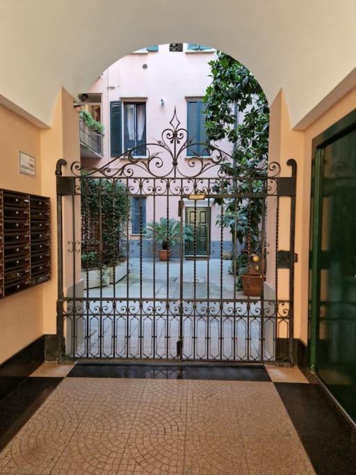 Cozy Flat Mins Walk To Navigli And Metro Porta Genova Appartamento