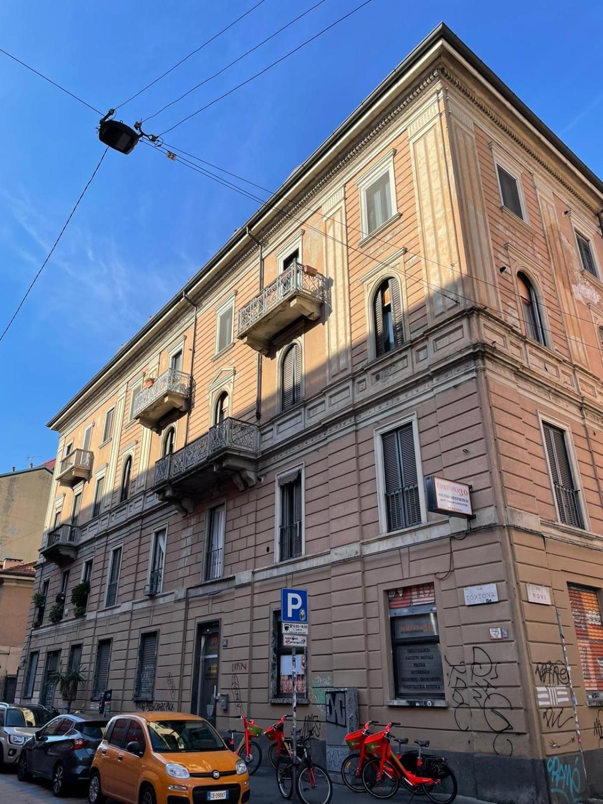 Cozy Flat Mins Walk To Navigli And Metro Porta Genova Appartamento *