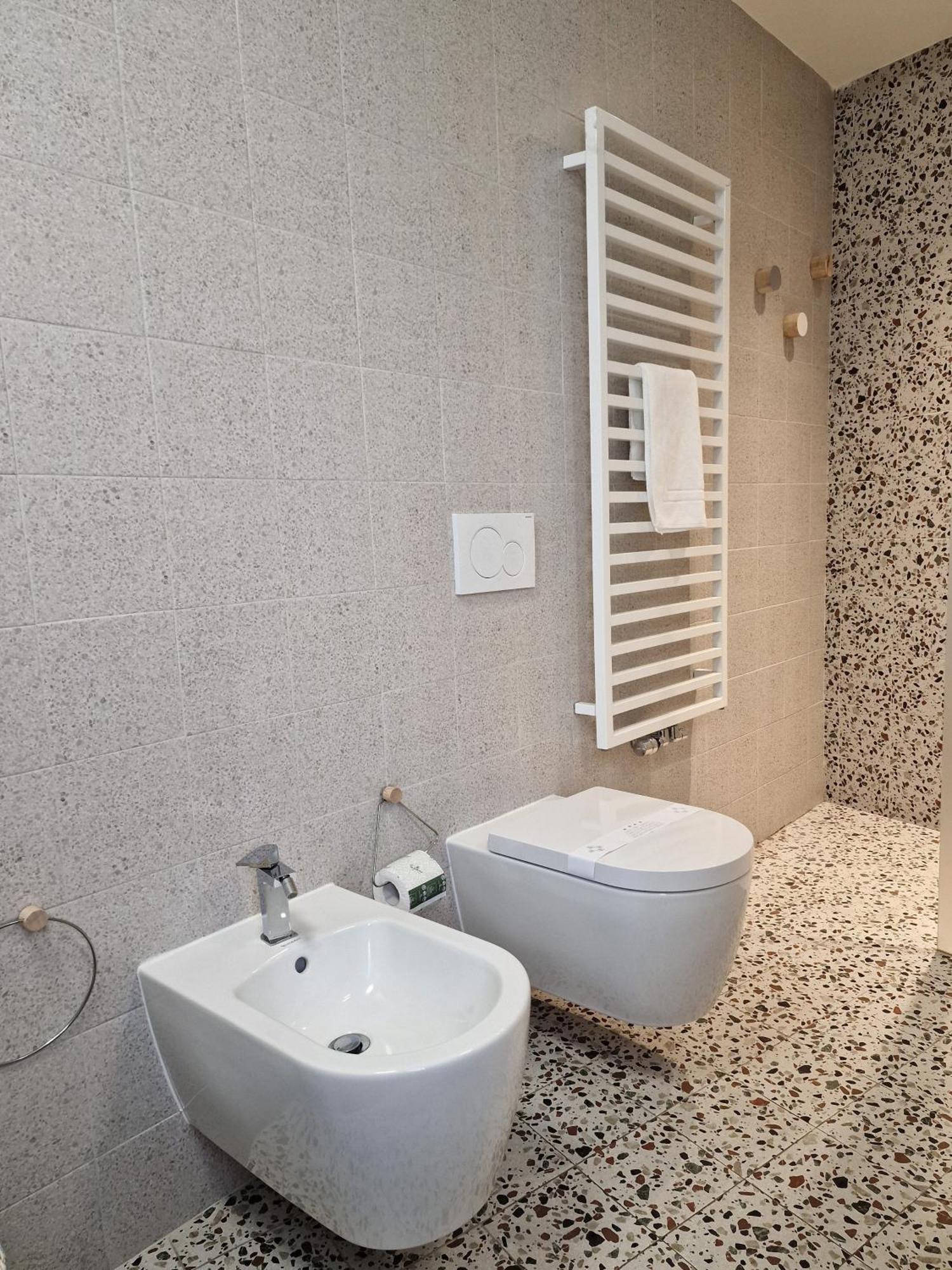 Cozy Flat Mins Walk To Navigli And Metro Porta Genova Appartamento *